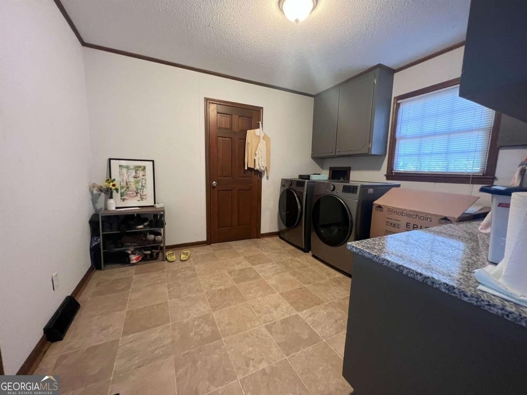 548 Athens Street - Photo 8