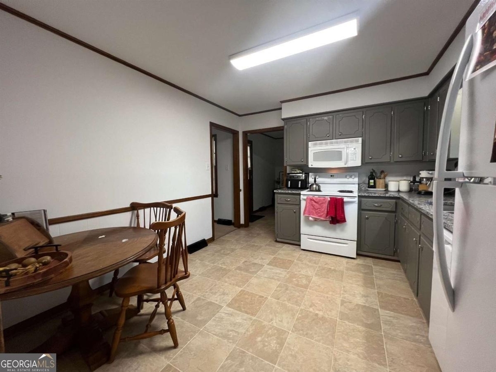 548 Athens Street - Photo 7
