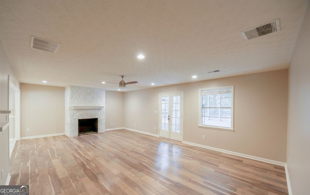 125 Brooks Drive - Photo 4