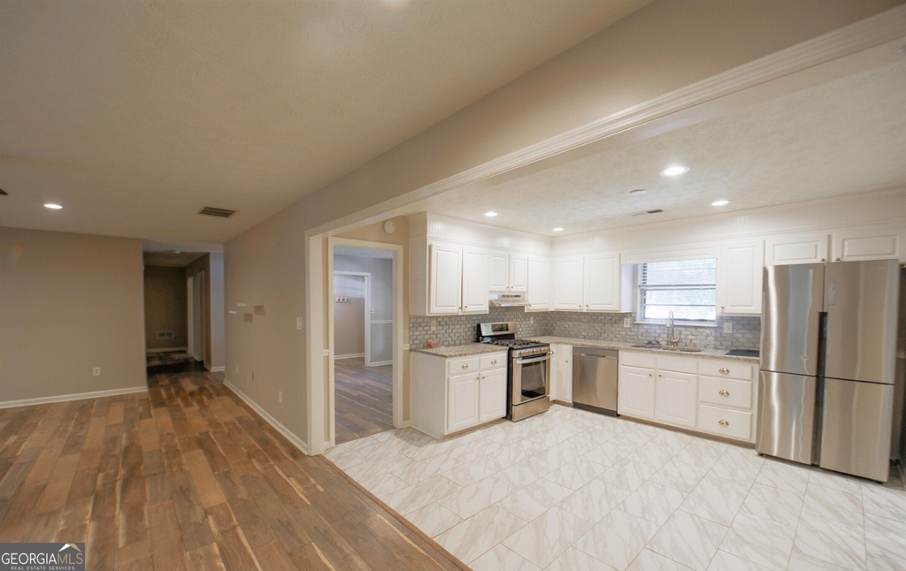 125 Brooks Drive - Photo 9