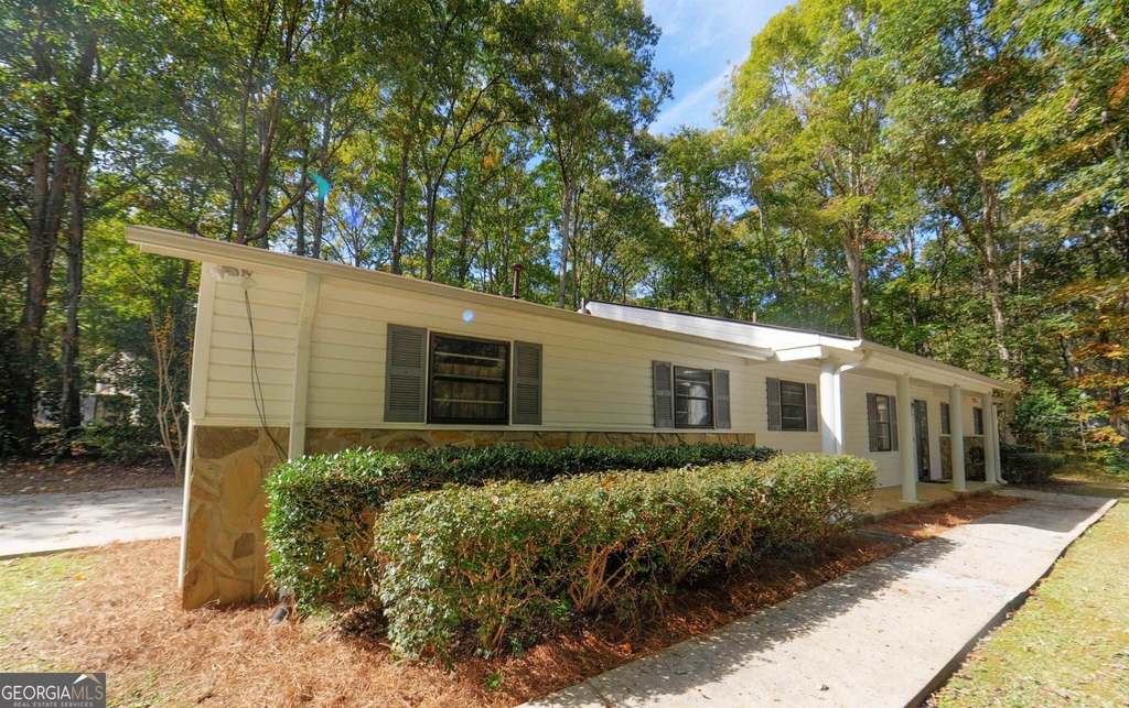 125 Brooks Drive - Photo 0