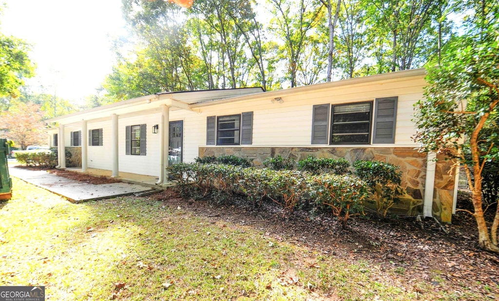 125 Brooks Drive - Photo 1