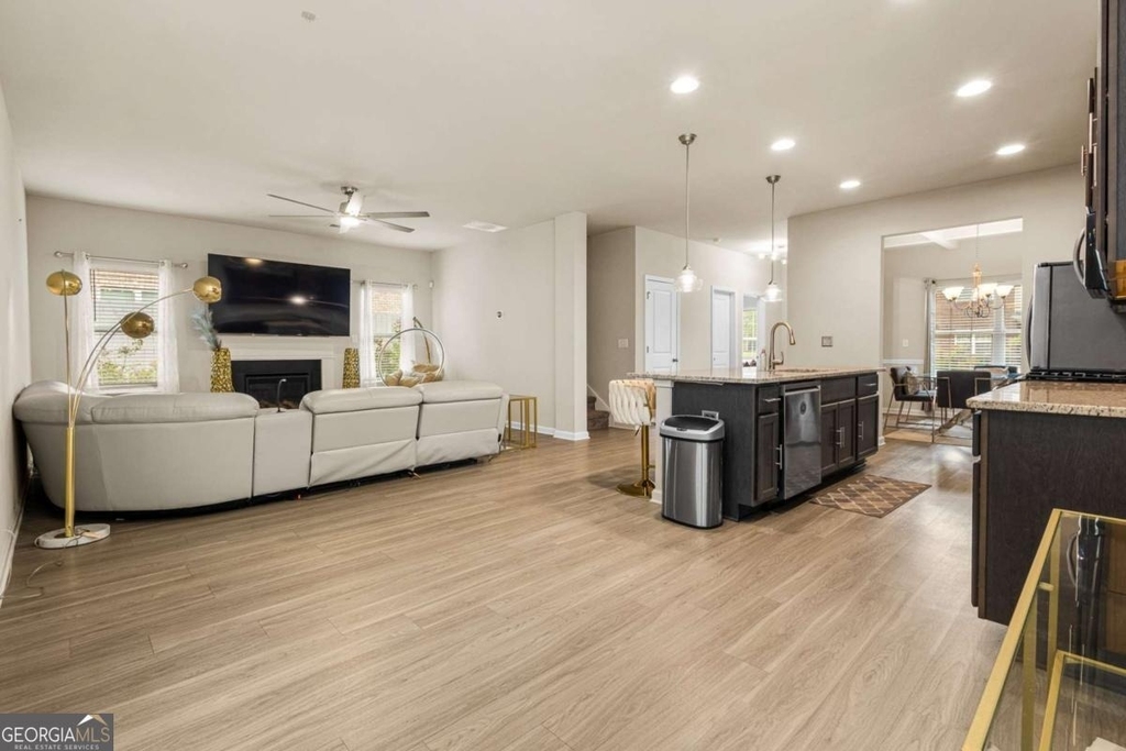 684 Armitage Way - Photo 12
