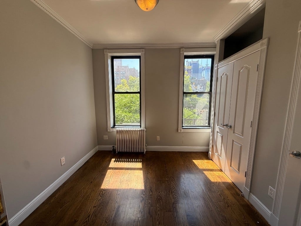 Tenth Avenue - Photo 8