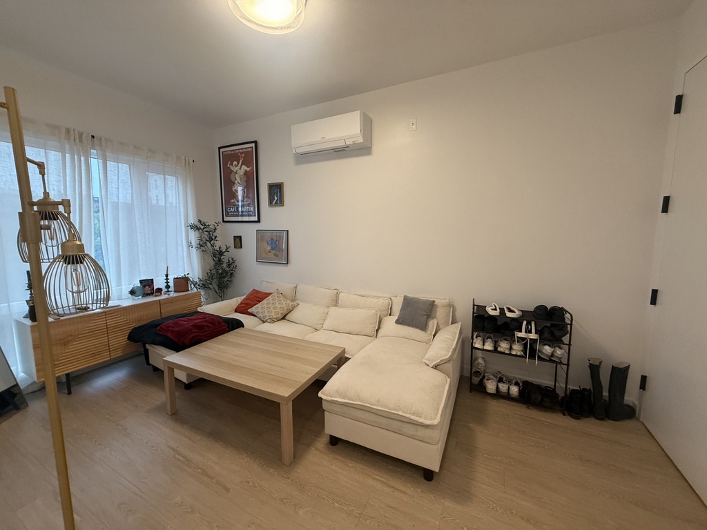 333 Linden Boulevard - Photo 0