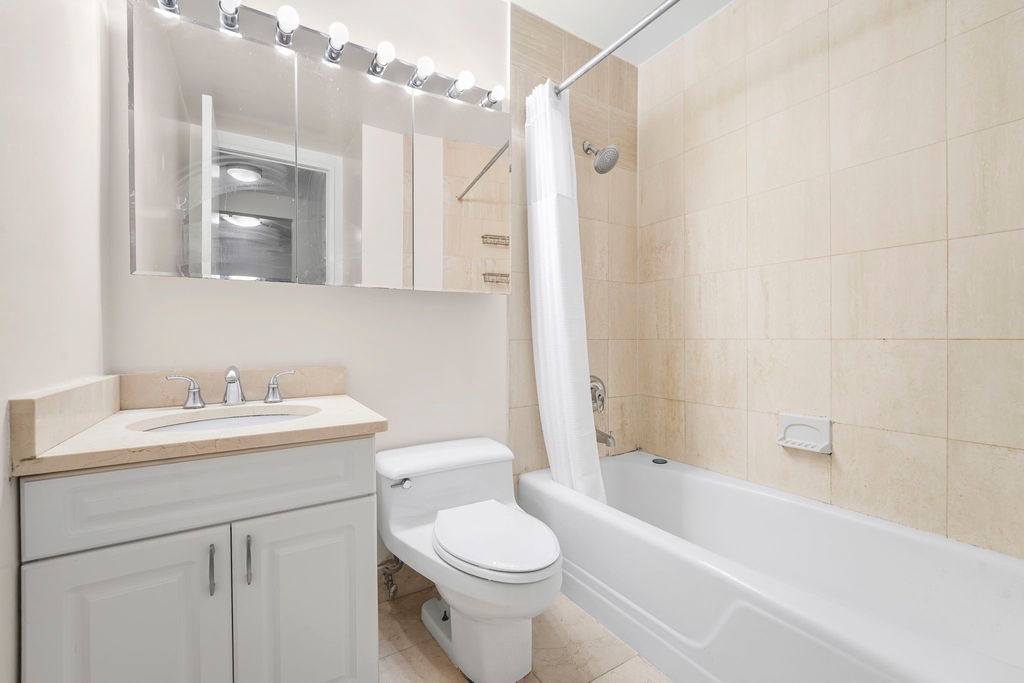 300 Albany Street - Photo 4