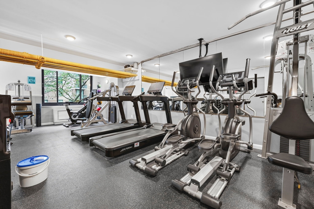 300 Albany Street - Photo 6