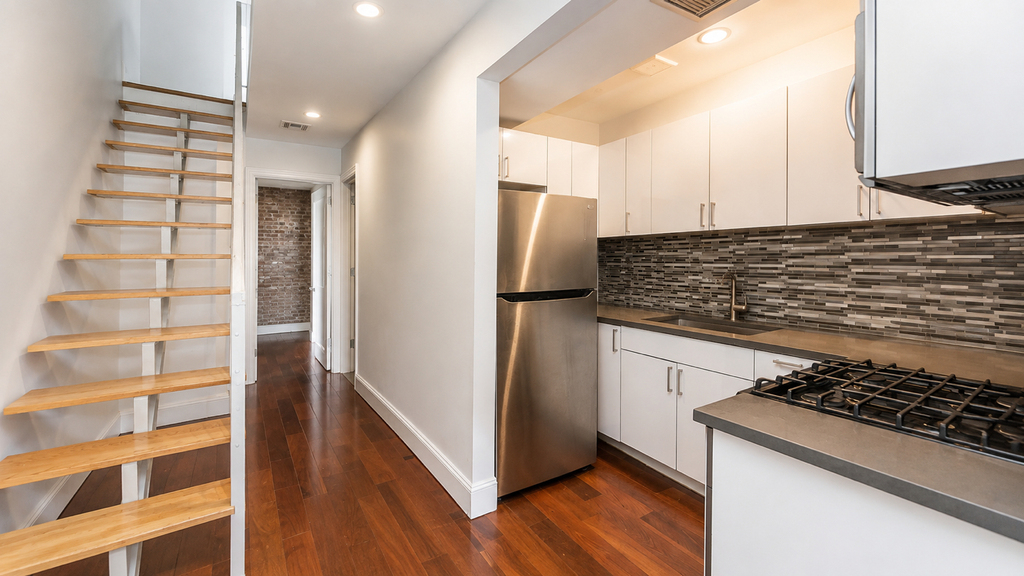 46 New York Avenue - Photo 1