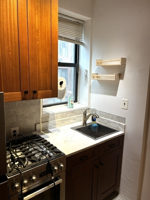 209 East 81st street New York,NY 10028 - Photo 6