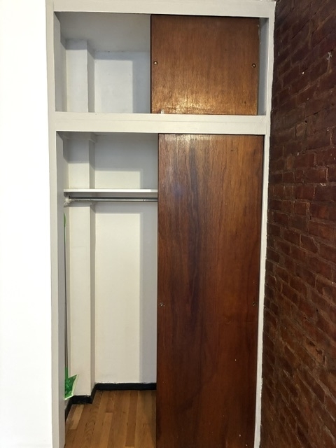 209 East 81st street New York,NY 10028 - Photo 3