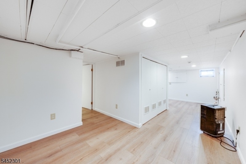 275 E Mt Pleasant Ave - Photo 35
