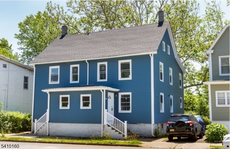 372 E Blackwell St - Photo 0