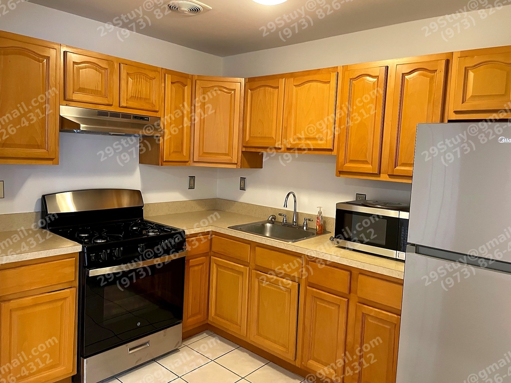 29 Stuyvesant Avenue - Photo 1