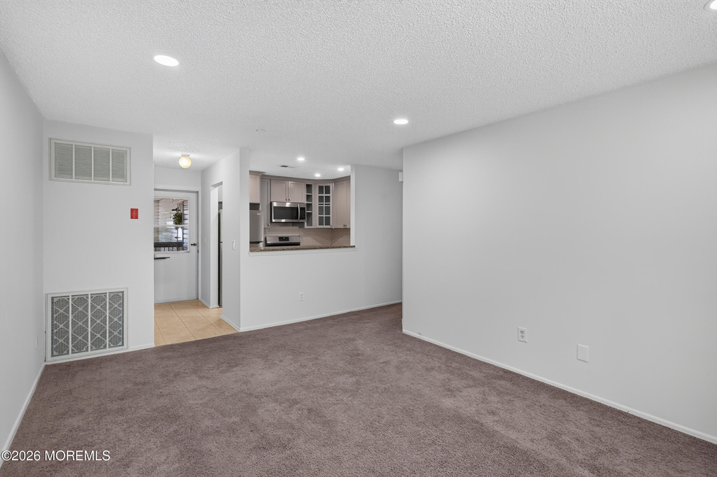 92 Des Moines Court - Photo 7
