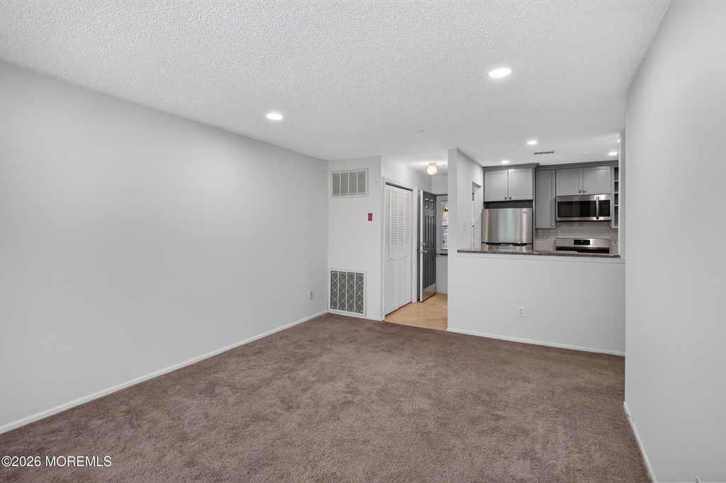 92 Des Moines Court - Photo 4