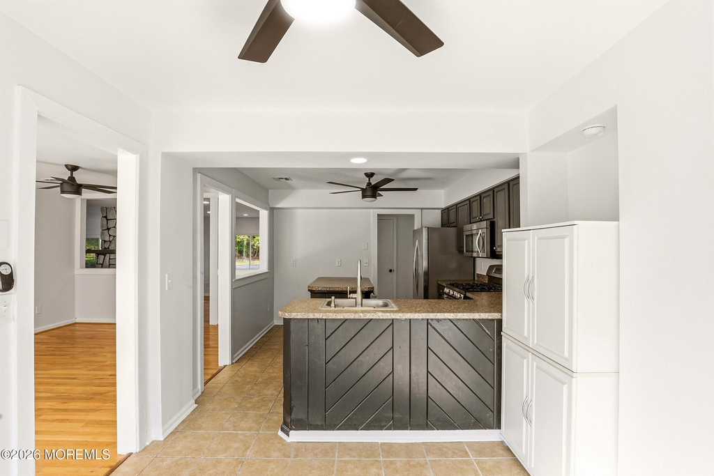 2021 Paterson Avenue - Photo 10