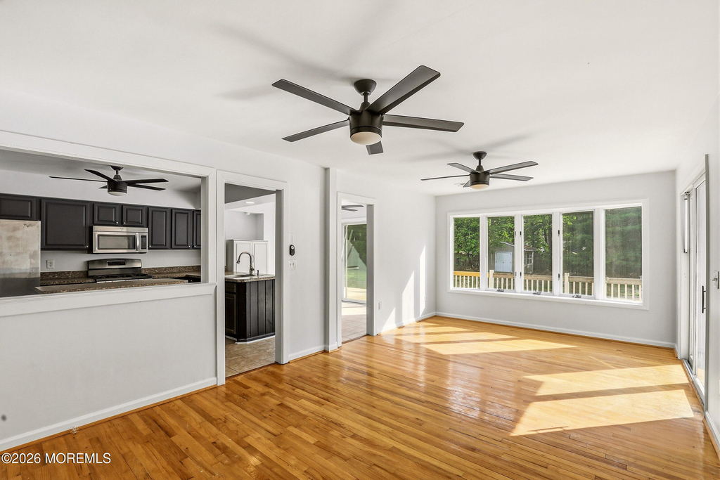 2021 Paterson Avenue - Photo 7