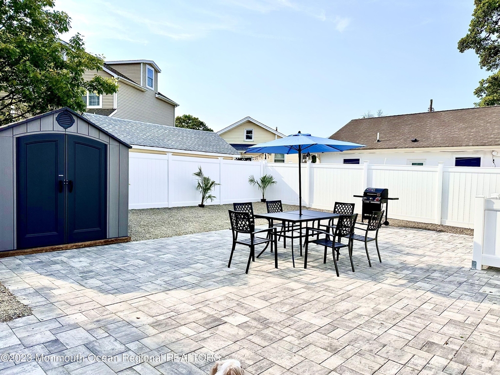 1813 Bradley Terrace - Photo 17