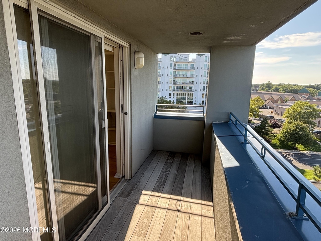 300 Ocean Avenue N - Photo 5