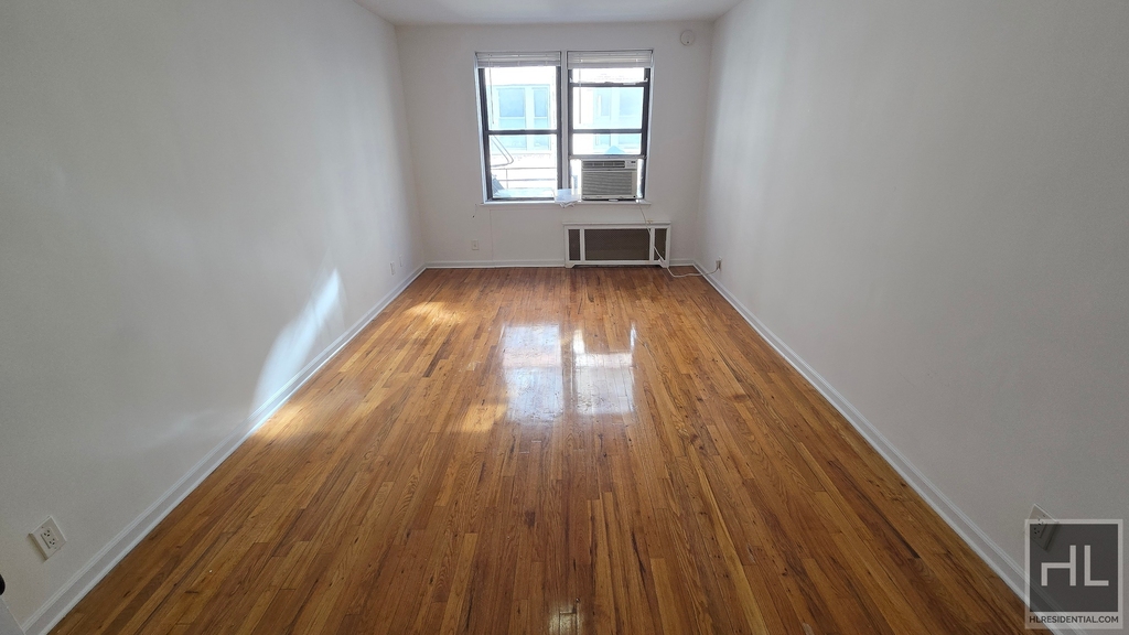 East 83 Street - Photo 0