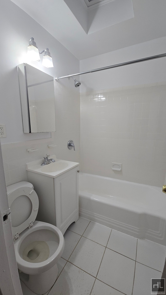 East 83 Street - Photo 2