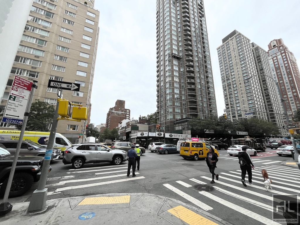 East 63 Street - Photo 8