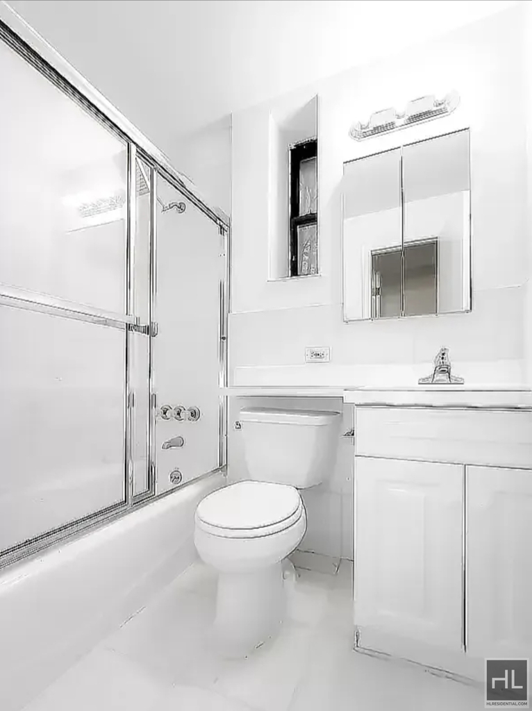 East 46 Street - Photo 3