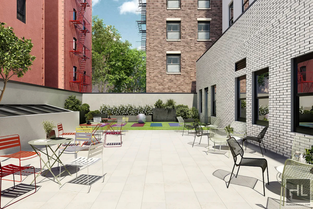 East 177 Street - Photo 8
