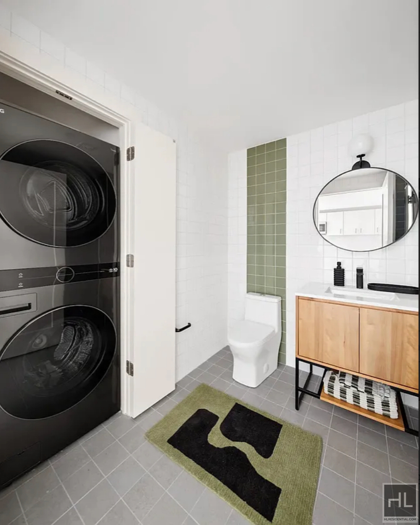 East 177 Street - Photo 6