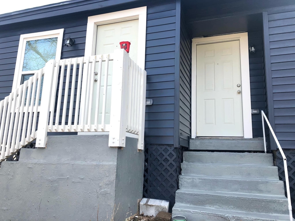 821-823 W Day Street - Photo 11