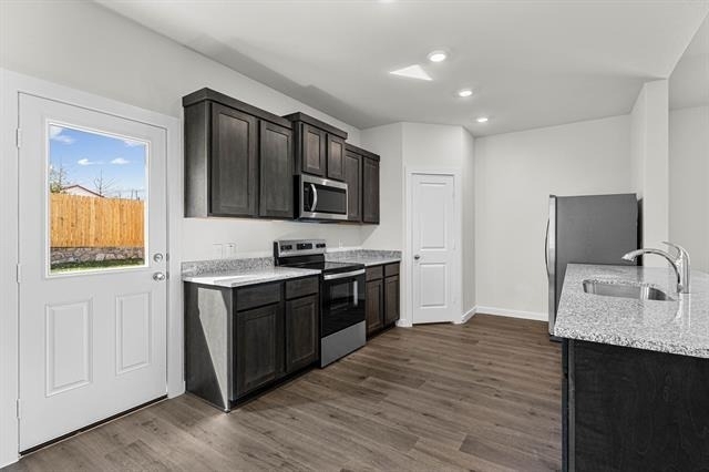 1718 Paul Drive - Photo 2