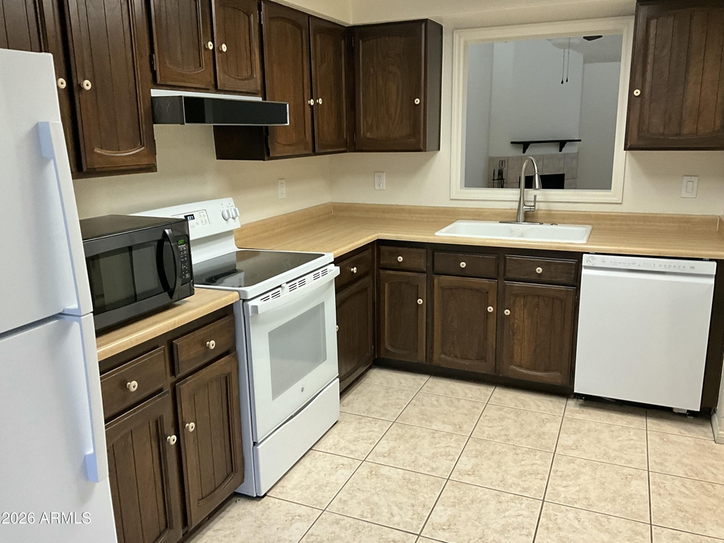 5122 E Edgemont Avenue - Photo 2