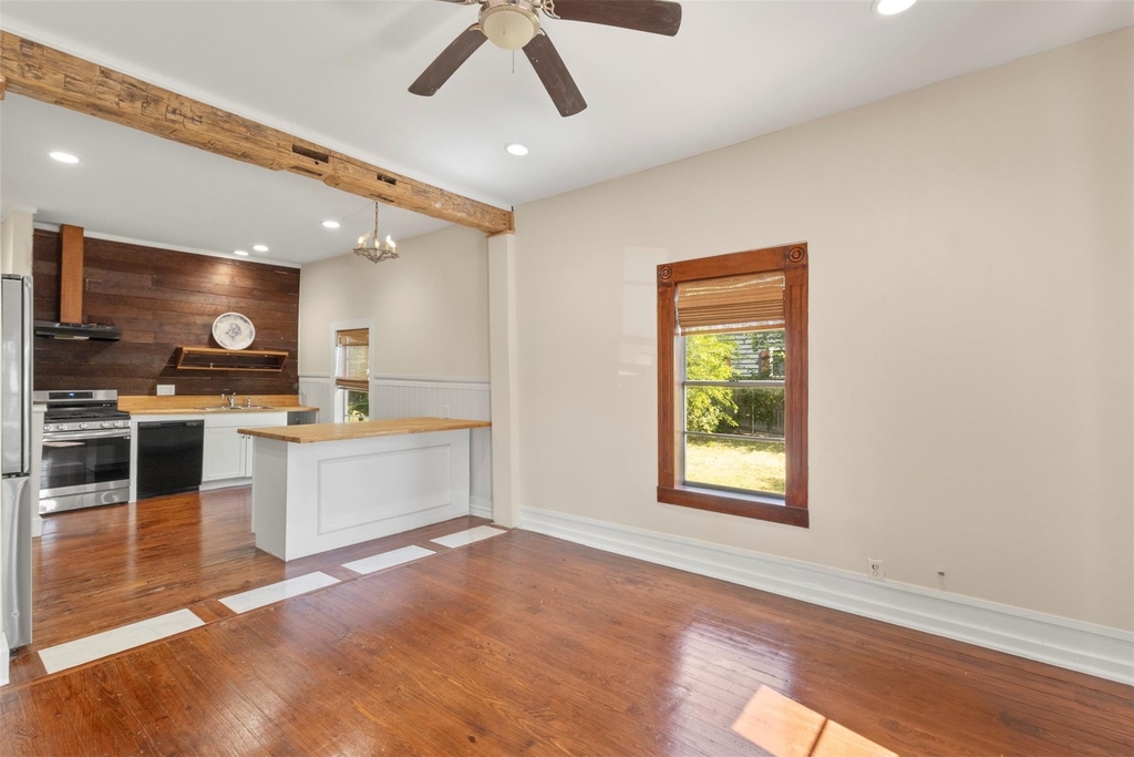 408 S College Street - Photo 9