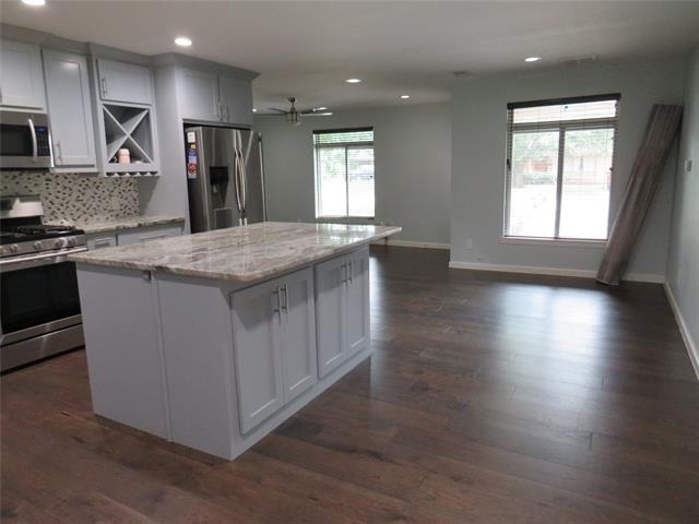 1026 Thomas Street - Photo 2