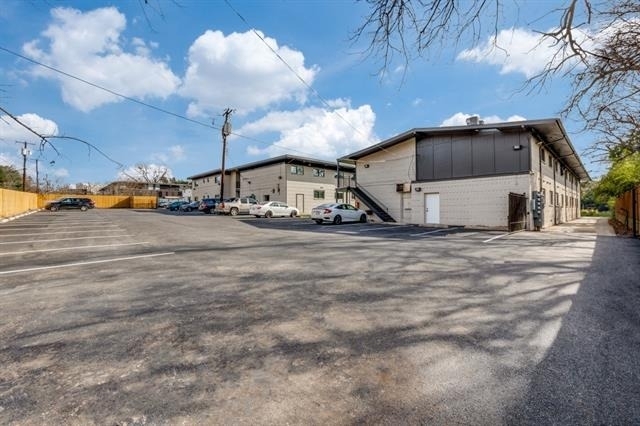 5917 Gaston Avenue - Photo 3
