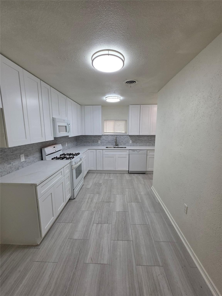 7410 Piedmont Drive - Photo 11
