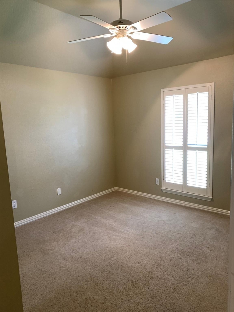 4914 Shadowood Road - Photo 4