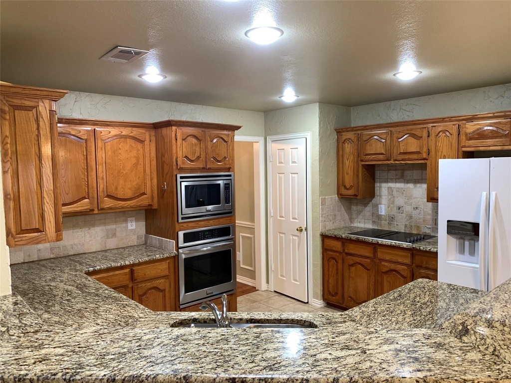 4914 Shadowood Road - Photo 16