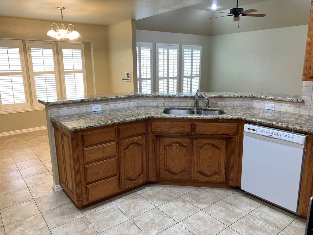 4914 Shadowood Road - Photo 17