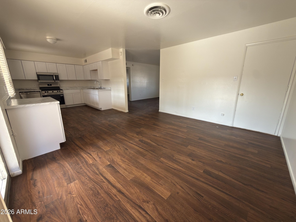 7010 N 34th Avenue - Photo 5