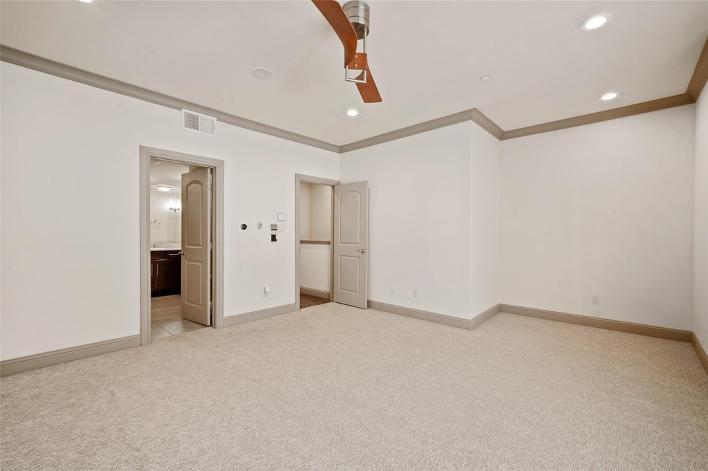 3142 Ross Avenue - Photo 11