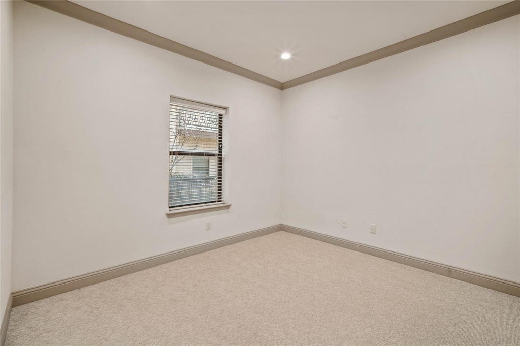 3142 Ross Avenue - Photo 16