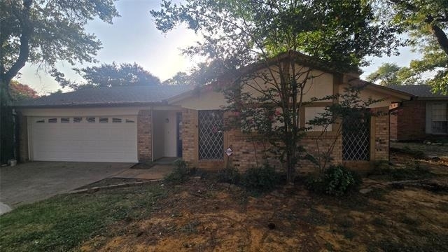 1117 Blue Carriage Lane N - Photo 0