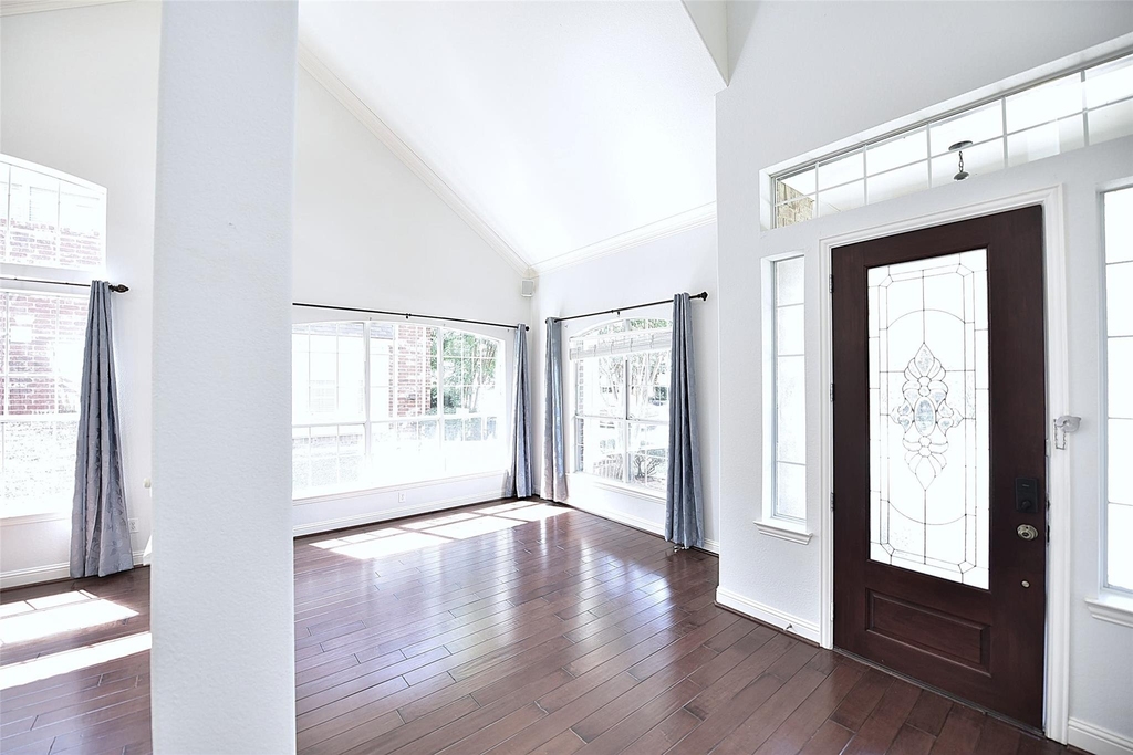 1125 Waterford Way - Photo 3