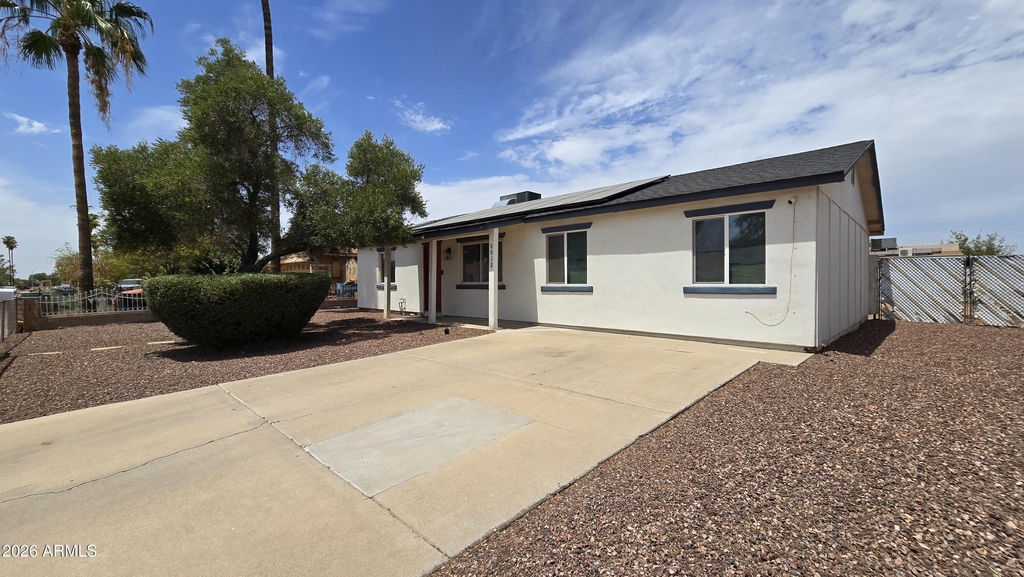 8012 W Highland Avenue - Photo 2
