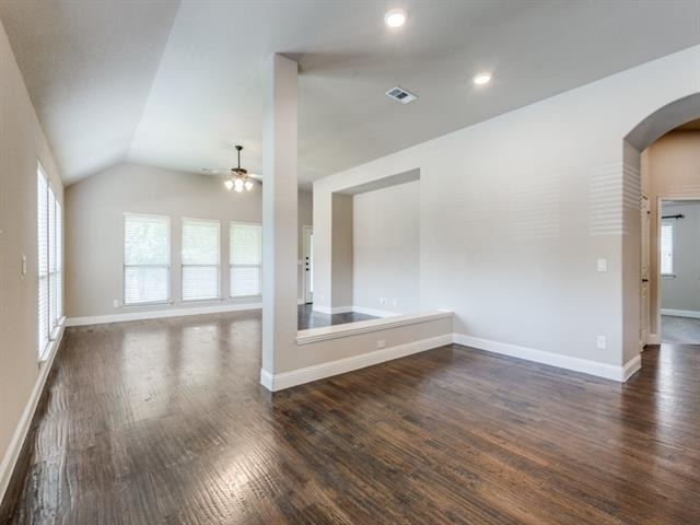 1722 Sherwood Drive - Photo 3
