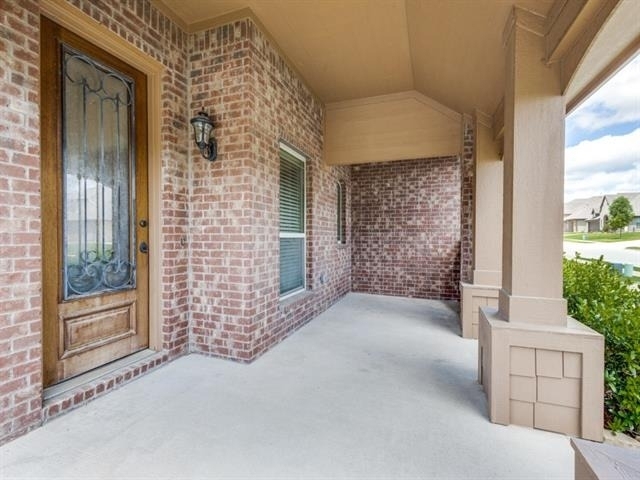 1722 Sherwood Drive - Photo 1