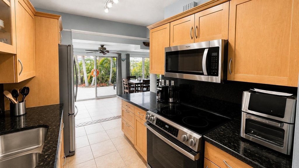 2041 Sw 23rd Avenue - Photo 12