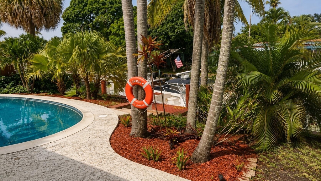 2041 Sw 23rd Avenue - Photo 4