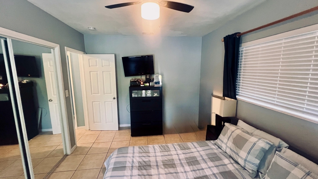 2041 Sw 23rd Avenue - Photo 25